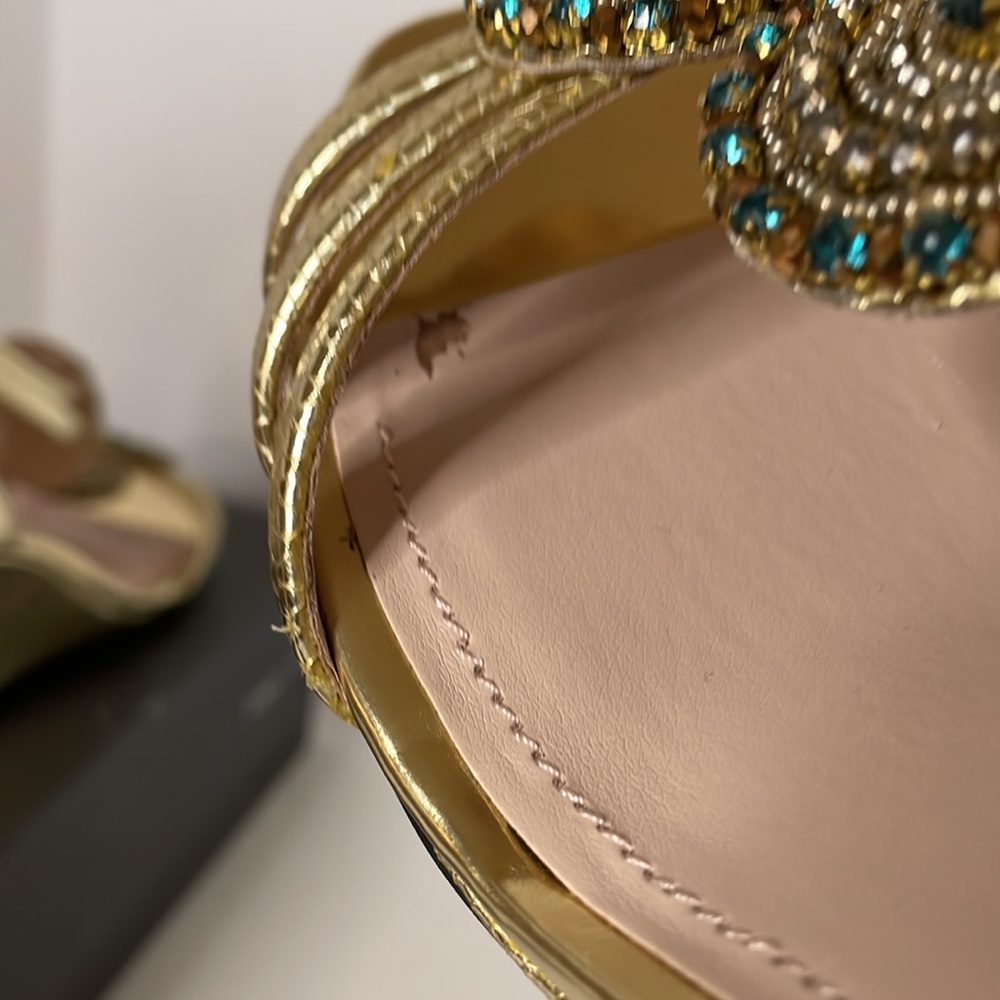 Vince Camuto VC Bayle gold snakeskin sandal wedge shoes size Women’s 7.5W - Picture 16 of 17